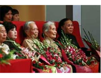 DUK & chương trình tri ân “Mẹ Việt Nam ơi”
